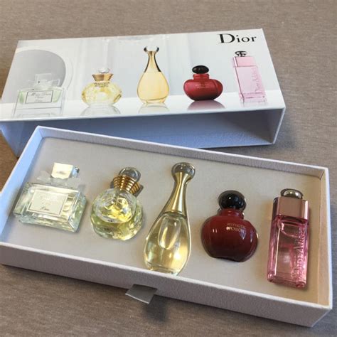 dior ミニ香水セット|Diorミニ香水モンテーニュコフレのレビュー！小さすぎ？香りは.